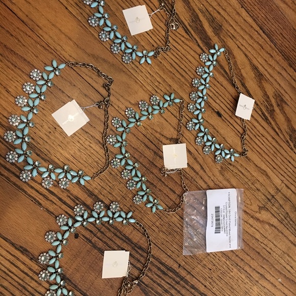 OliviaWelles mixed stone&crystal flower necklaces - Picture 3 of 4